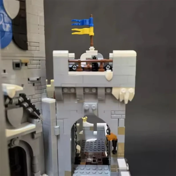 4251